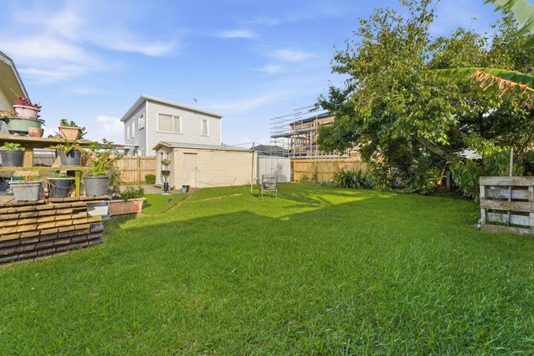 Photo of property in 170 Mahia Road, Wattle Downs, Auckland, 2103