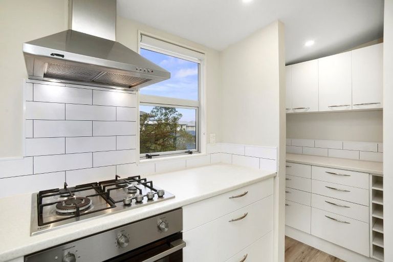 Photo of property in 7a Shortland Street, Khandallah, Wellington, 6035