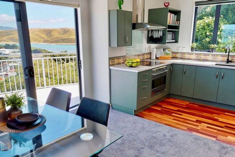 Photo of property in 59a Mana View Road, Paremata, Porirua, 5026