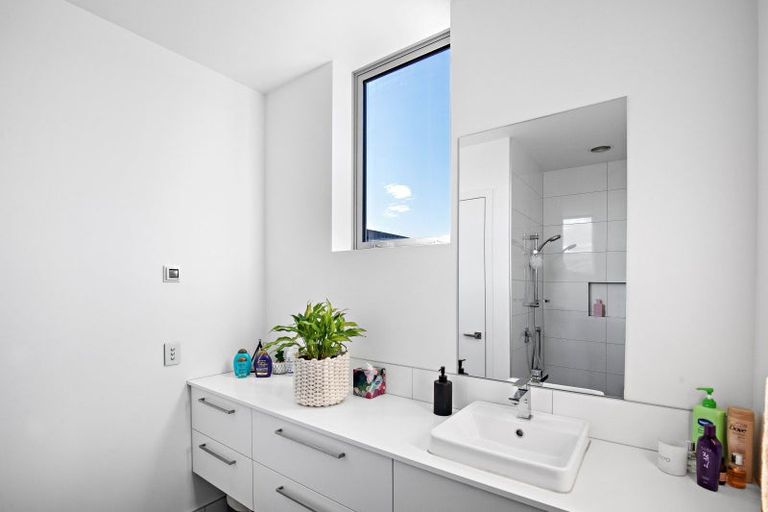 Photo of property in 8 Silverstone Drive, Cromwell, 9384