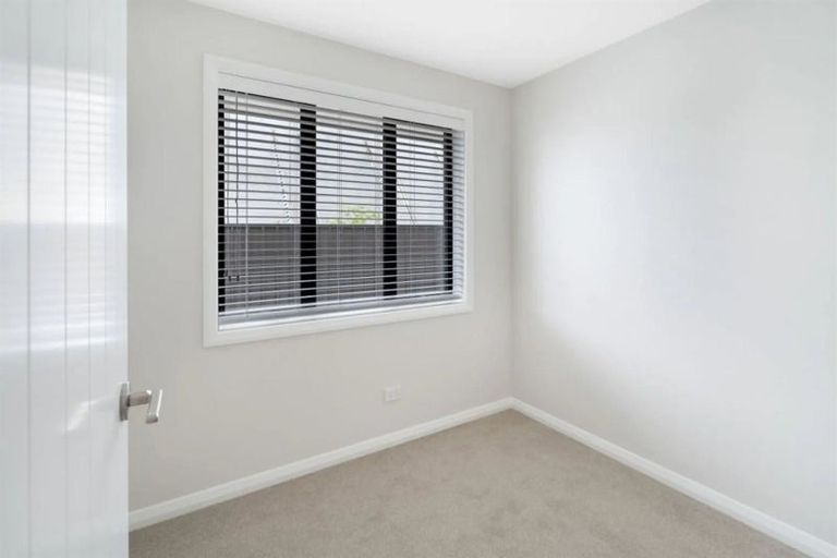 Photo of property in 11c Northcote Road, Northcote, Christchurch, 8052