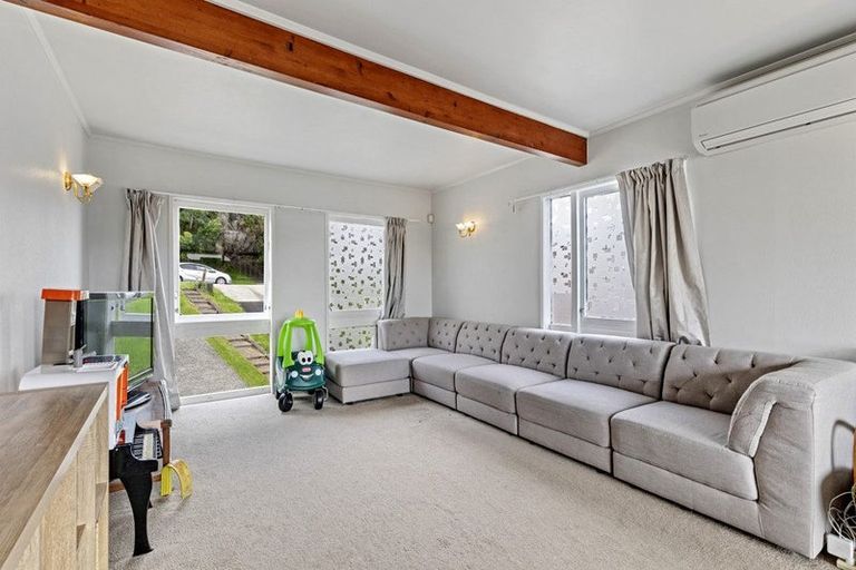 Photo of property in 20 Shanaway Rise, Hillcrest, Auckland, 0627