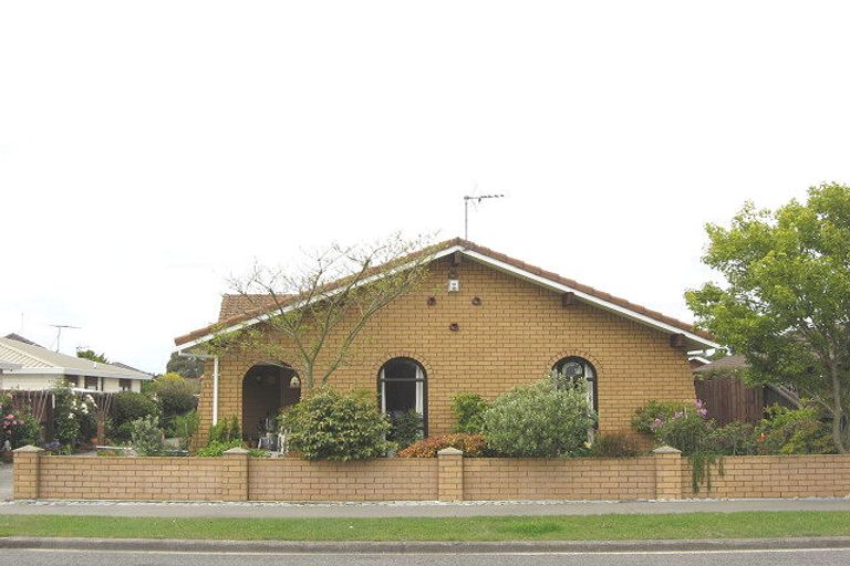 Photo of property in 38 Heathglen Avenue, Parklands, Christchurch, 8083