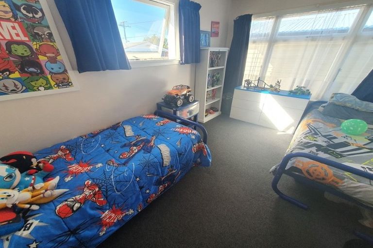 Photo of property in 15 Daniels Road, Redwood, Christchurch, 8051