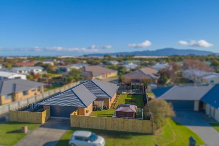 Photo of property in 47 Makarini Street, Paraparaumu, 5032