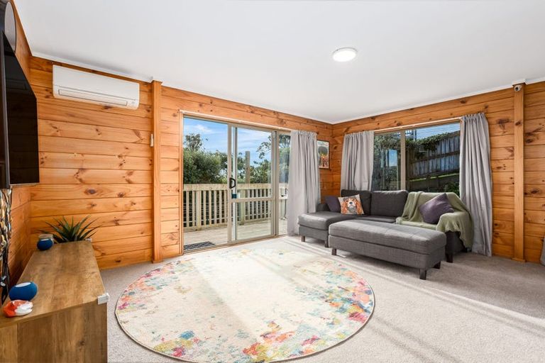Photo of property in 117a Gloaming Hill, Titahi Bay, Porirua, 5022