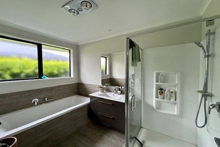 Photo of property in 58 Sandhurst Drive, Papamoa Beach, Papamoa, 3118