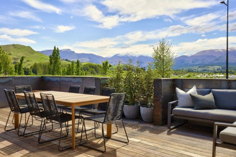 Photo of property in Kawarau Heights, 14 Kawarau Heights Boulevard, Lake Hayes, Queenstown, 9304