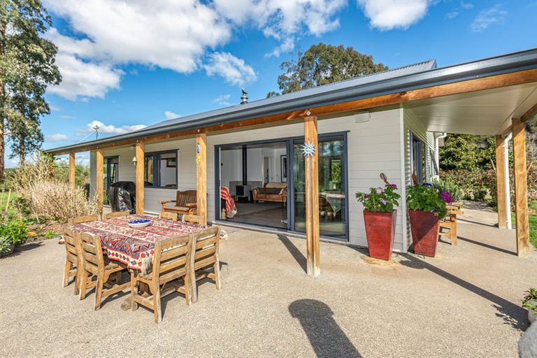 Photo of property in 394 Kaiwhaiki Road, Kaiwhaiki, Whanganui, 4575