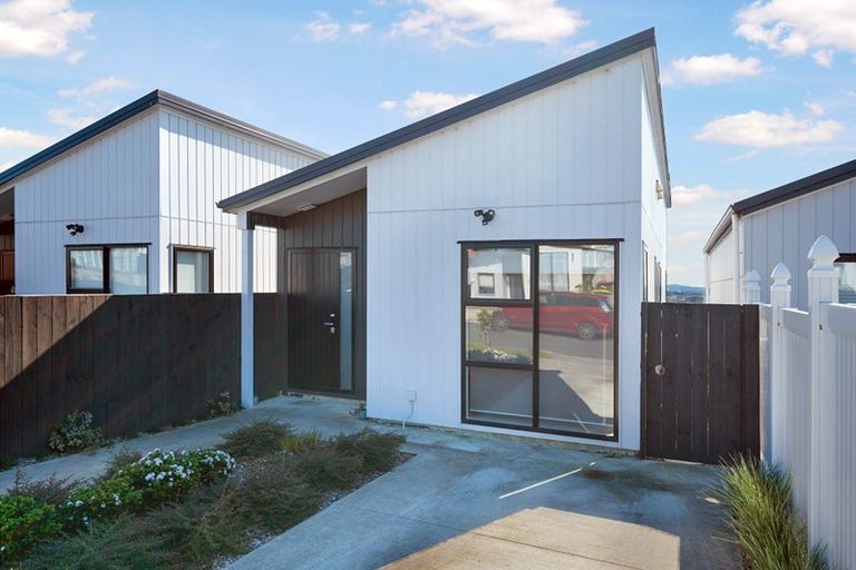 Photo of property in 18 Mata Road, Massey, Auckland, 0614