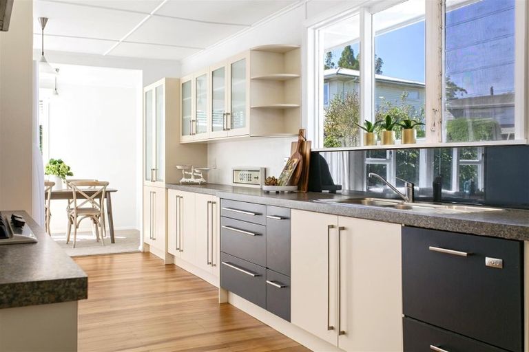 Photo of property in 1 Henry Hill Road, Taupo, 3330