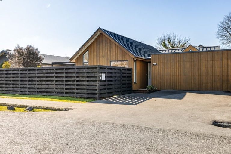 Photo of property in 18 Alpha Avenue, Strowan, Christchurch, 8052