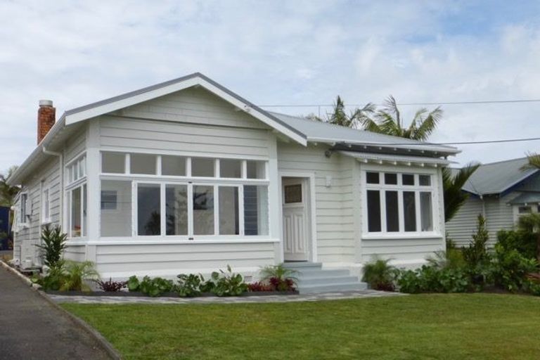 Photo of property in 69 Aramoana Avenue, Devonport, Auckland, 0624