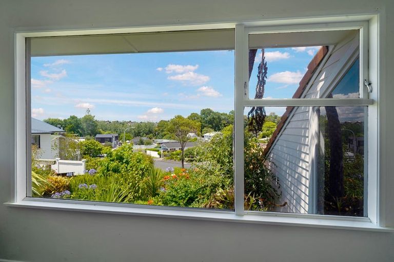 Photo of property in 9 Philip Place, Hillcrest, Auckland, 0627