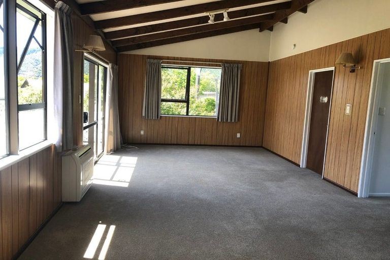 Photo of property in 10 Huia Street, Waikawa, Picton, 7220