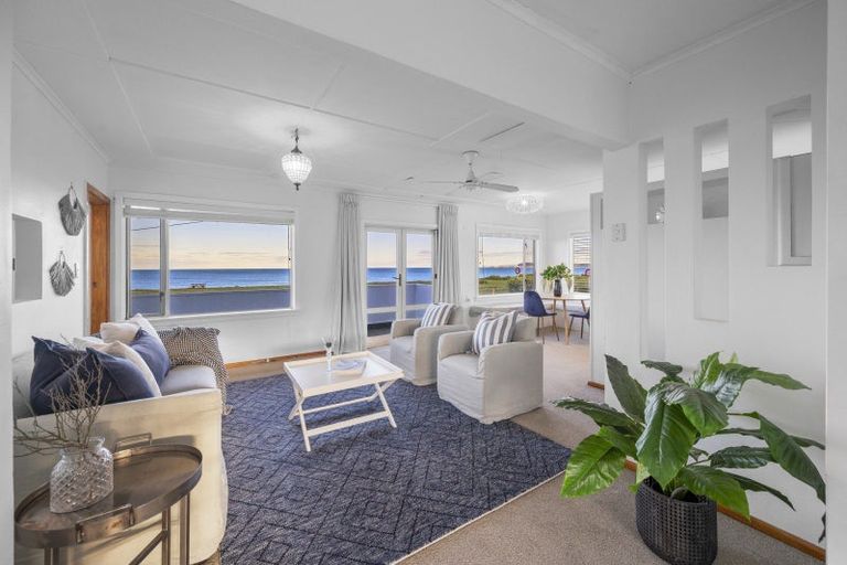 Photo of property in 14 Le Quesne Road, Bay View, Napier, 4104