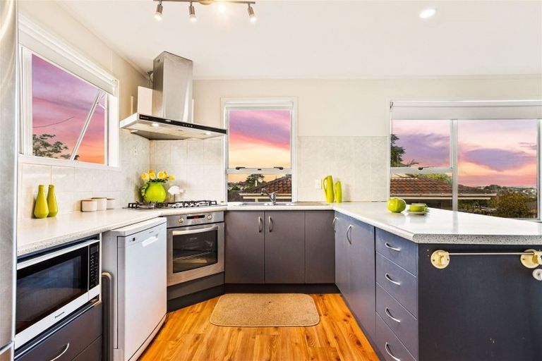 Photo of property in 4 Gallony Avenue, Massey, Auckland, 0614