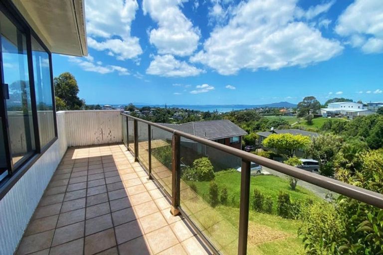 Photo of property in 2/14 Tudor Place, Mairangi Bay, Auckland, 0630