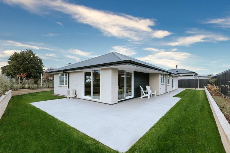 Photo of property in 39 Gordon Street, Weston, Oamaru, 9401