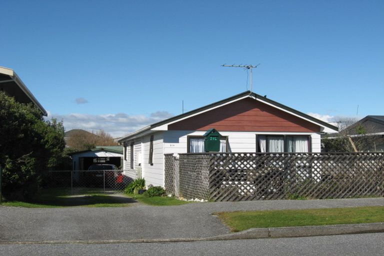 Photo of property in 214 Revell Street, Hokitika, 7810
