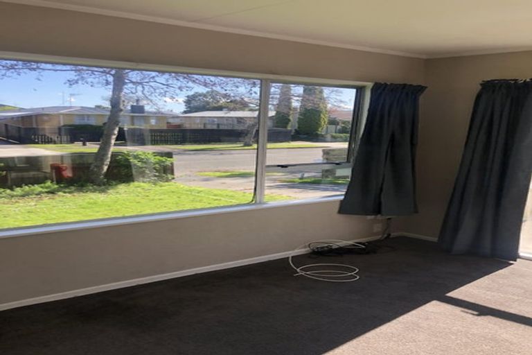Photo of property in 121 Apollo Parade, Milson, Palmerston North, 4414