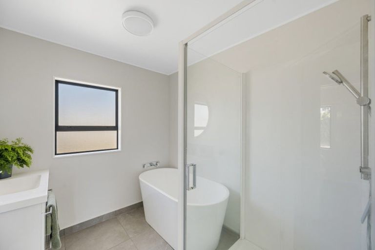 Photo of property in 1 Ladywood Road, Bay View, Napier, 4104