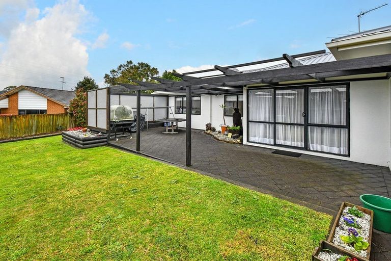 Photo of property in 187 Walter Strevens Drive, Conifer Grove, Takanini, 2112