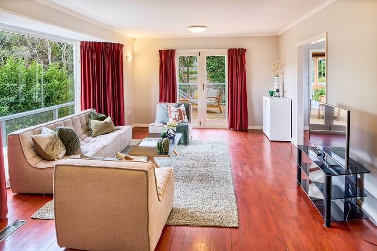 Photo of property in 32 Wai-iti Crescent, Woburn, Lower Hutt, 5010