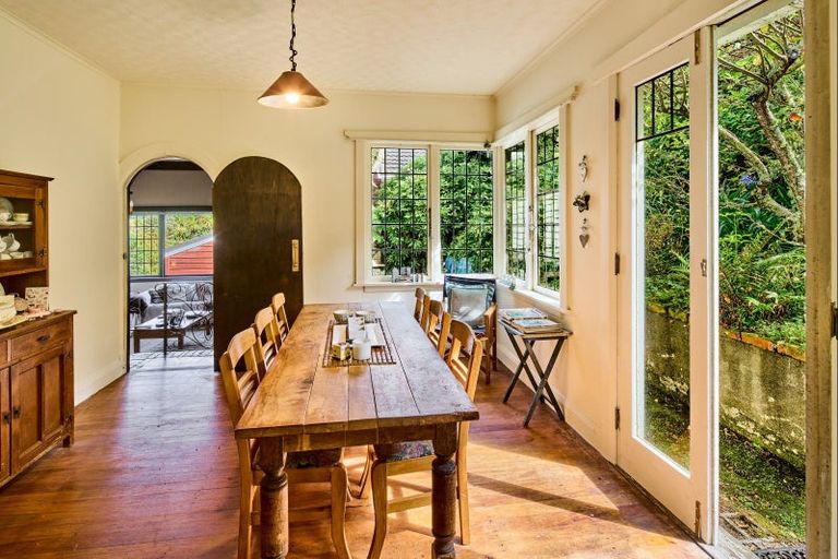 Photo of property in 17 Tio Tio Road, Miramar, Wellington, 6022