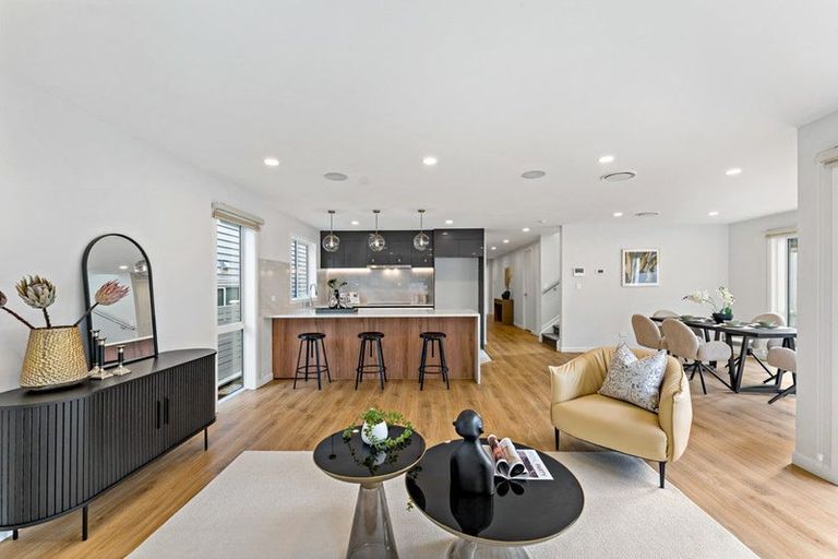 Photo of property in 206b Clovelly Road, Bucklands Beach, Auckland, 2012