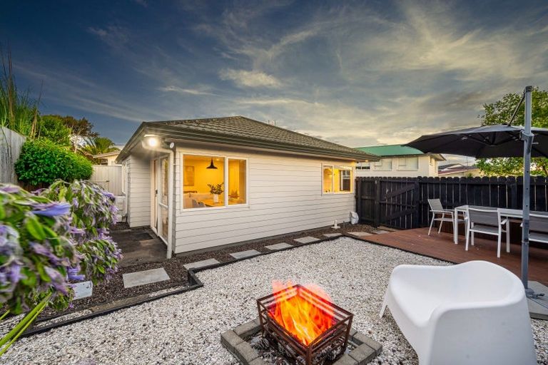 Photo of property in 54 Walworth Avenue, Pakuranga Heights, Auckland, 2010