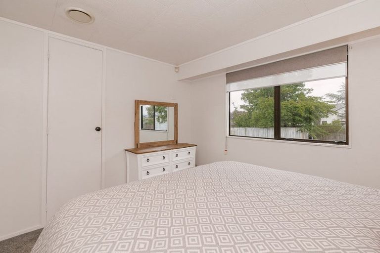 Photo of property in 21 Peppertree Glade, Kelvin Grove, Palmerston North, 4414