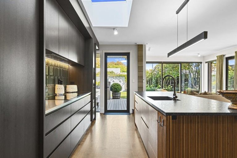 Photo of property in 5 Waiwetu Street, Fendalton, Christchurch, 8052