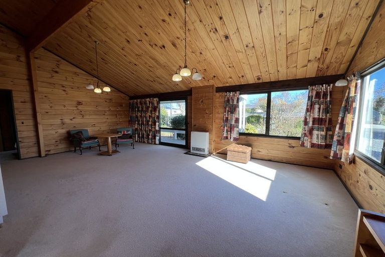 Photo of property in 3 Oxford Street, Marton, 4710