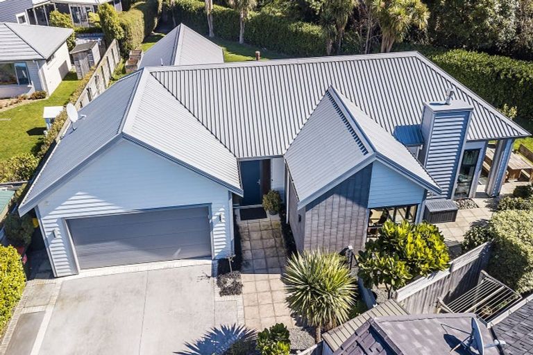 Photo of property in 50 Resolution Drive, Whitby, Porirua, 5024