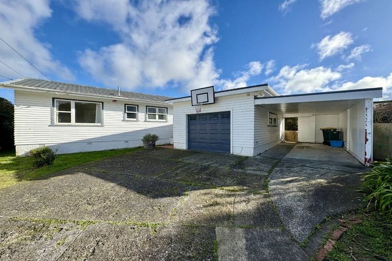 Photo of property in 17 Bedford Grove, Kelson, Lower Hutt, 5010