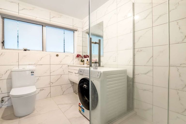 Photo of property in 11 Beaudine Avenue, Glenfield, Auckland, 0629