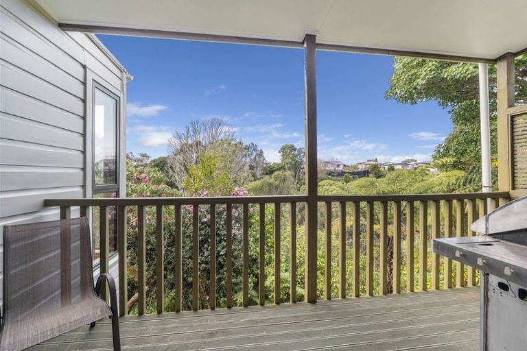 Photo of property in 23 Montana Place, Merrilands, New Plymouth, 4312