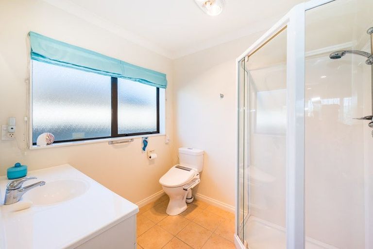Photo of property in 27 San Priamo Place, Paraparaumu Beach, Paraparaumu, 5032