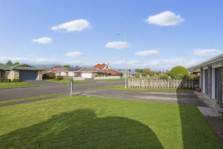 Photo of property in 16 Easton Way, Levin, 5510
