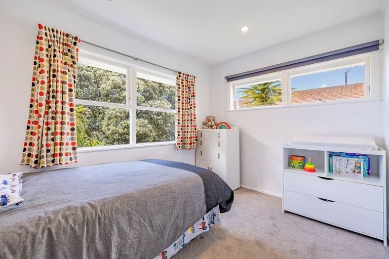 Photo of property in 37 Rosalind Road, Glenfield, Auckland, 0629