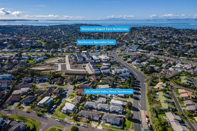 Photo of property in 25c Oteha Valley Road, Northcross, Auckland, 0632