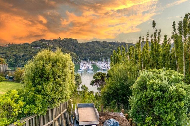 Photo of property in 100 Doves Bay Road, Kerikeri, 0294