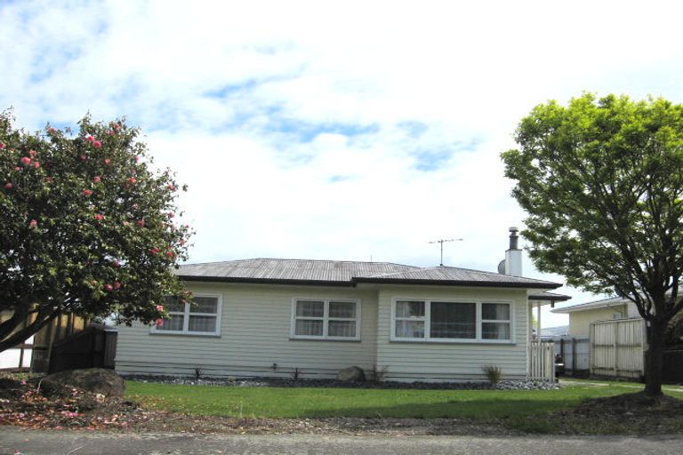Photo of property in 24 Tennyson Crescent, Stoke, Nelson, 7011