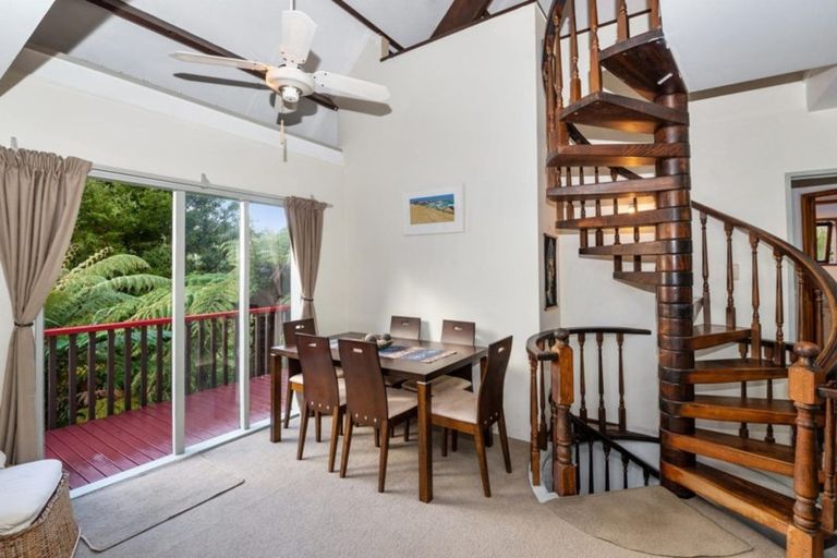 Photo of property in 211 Shaw Road, Titirangi, Auckland, 0604