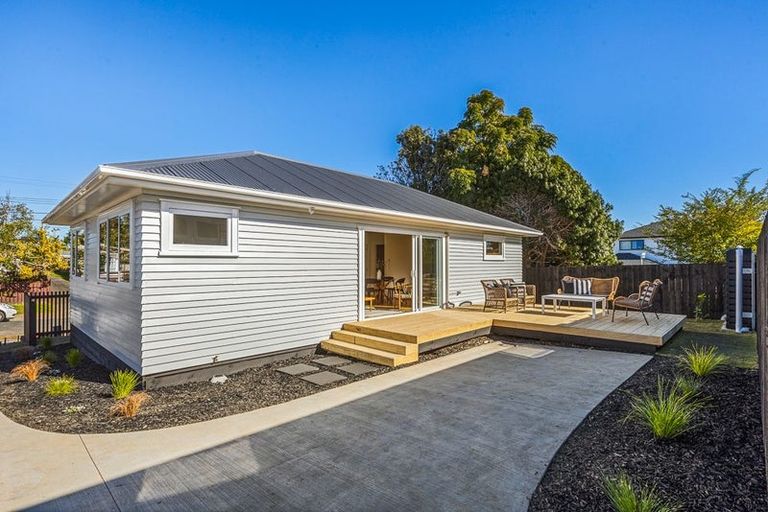 Photo of property in 17a Hamurana Place, Te Atatu Peninsula, Auckland, 0610