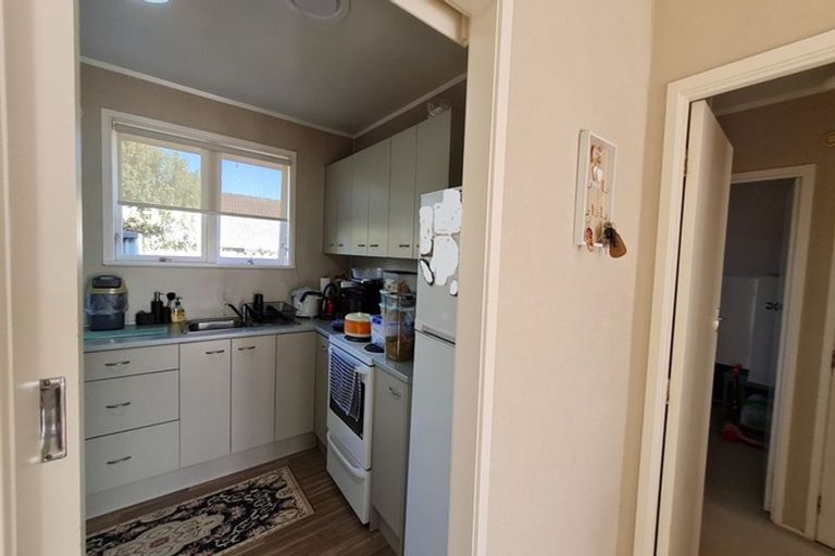 Photo of property in 2/86 Carruth Road, Papatoetoe, Auckland, 2025