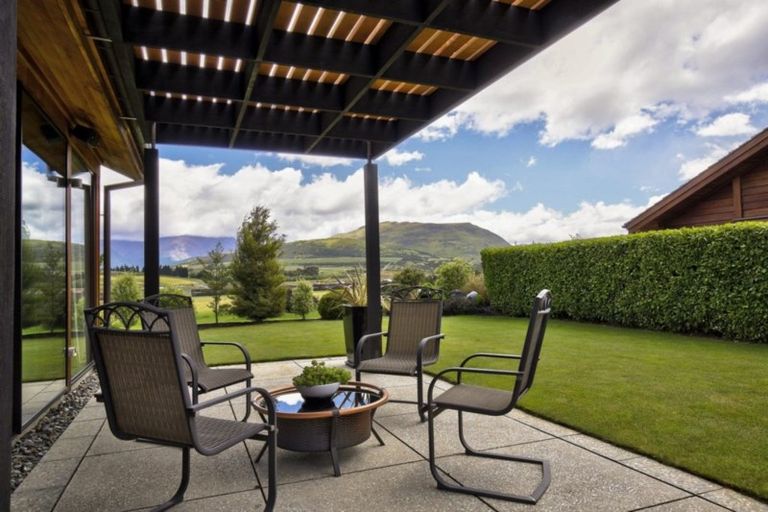 Photo of property in 22 Rannoch Drive, Jacks Point, Queenstown, 9371