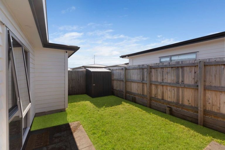 Photo of property in 13 Whareatua Avenue, Takanini, 2112