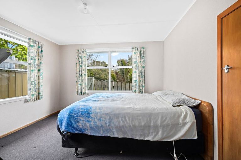 Photo of property in 9 Awaroa Road, Helensville, 0800